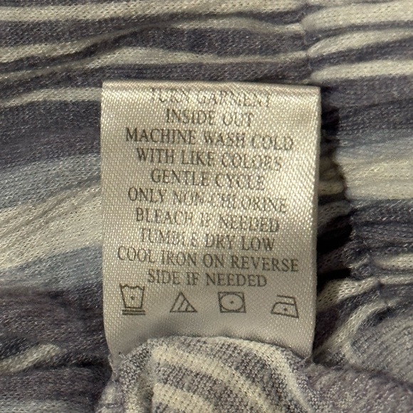 Almost Famous Blue/White Off the Shoulder Crop Top - Picture 6 of 6